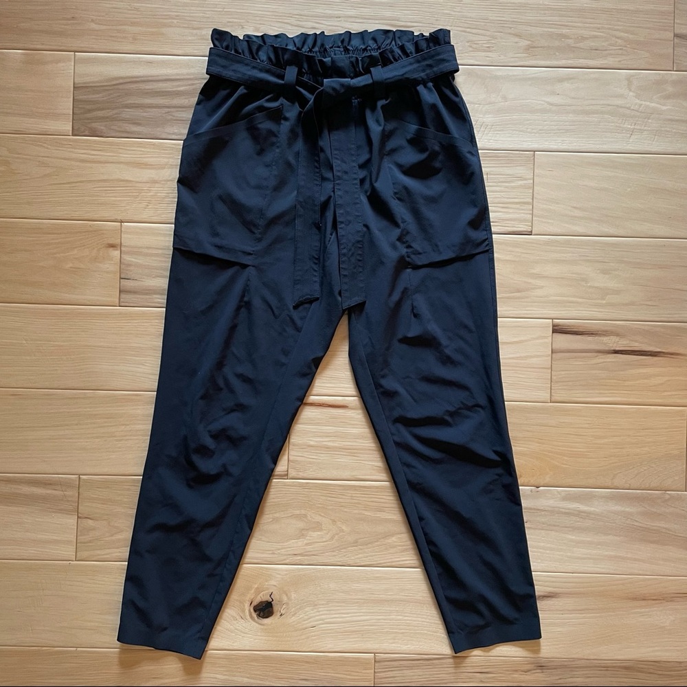 Athleta Skyline Paper Bag Waist Pants - Black Size 4